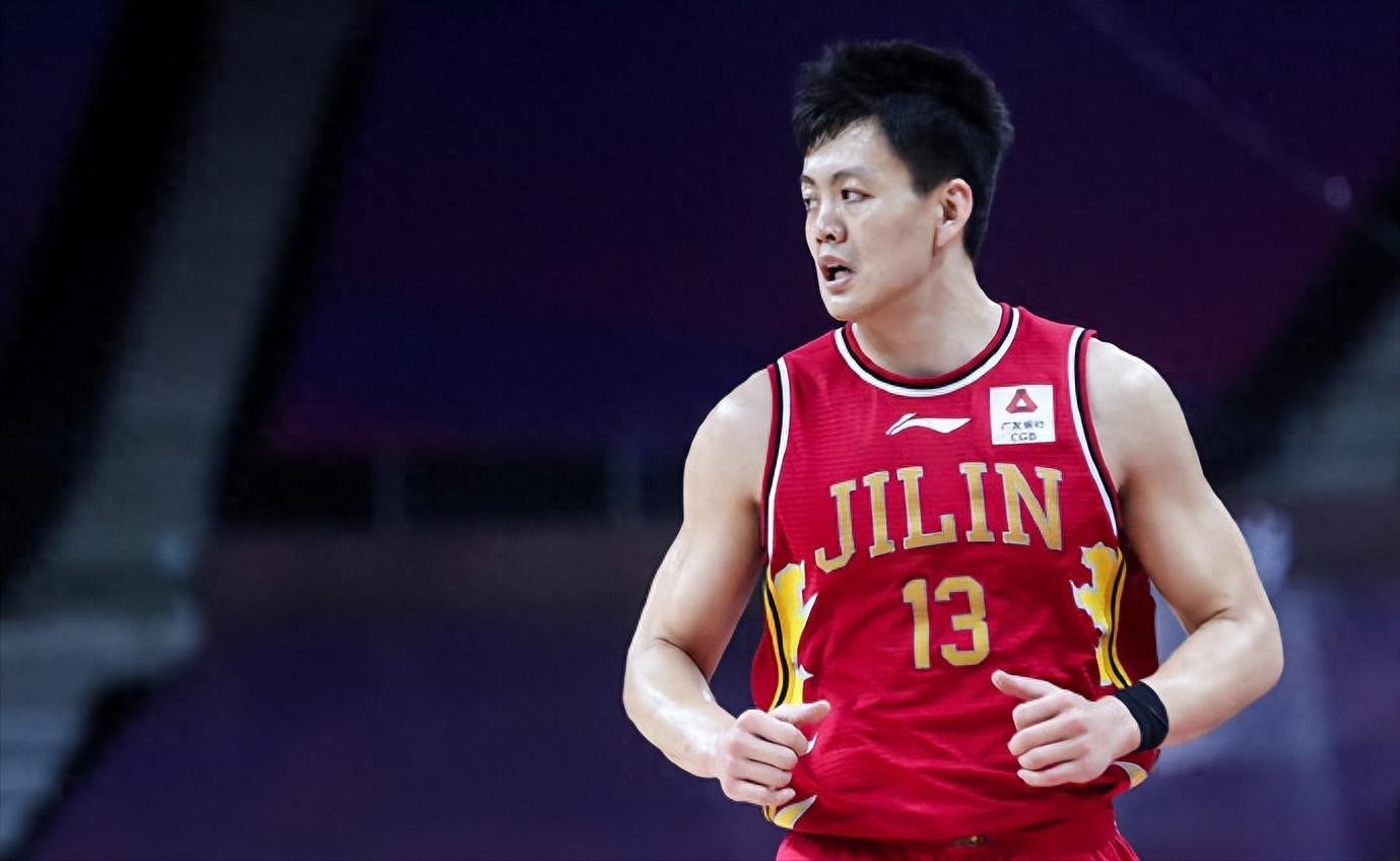 姜宇星加盟辽宁内幕！年薪高达550万，试训杨鸣非常满意